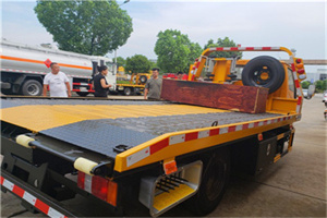 平凉附近拖车电话号码服务